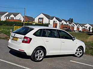 Used 2013 Skoda Rapid Spaceback Se White - Interior and Exterior details 7