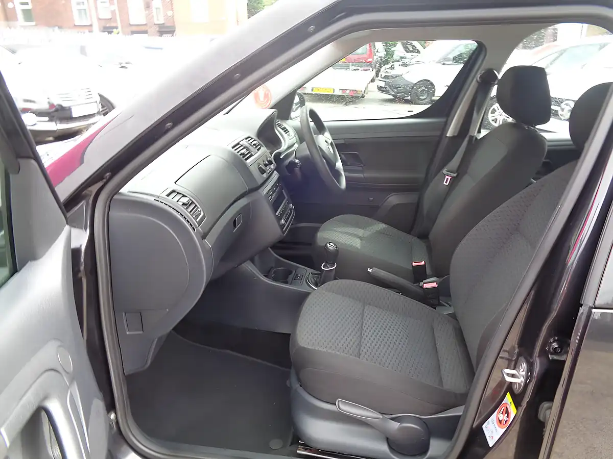 Used 2013 Skoda Roomster Greenline Ii Black - Interior and Exterior details 12