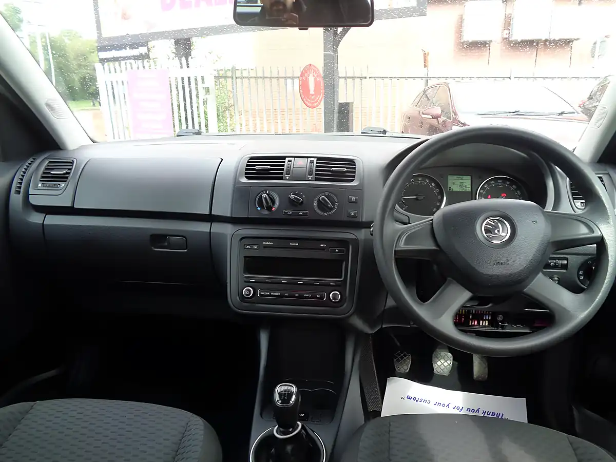 Used 2013 Skoda Roomster Greenline Ii Black - Interior and Exterior details 13