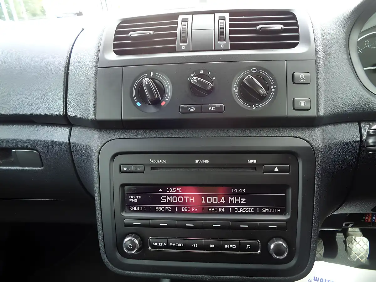Used 2013 Skoda Roomster Greenline Ii Black - Interior and Exterior details 15
