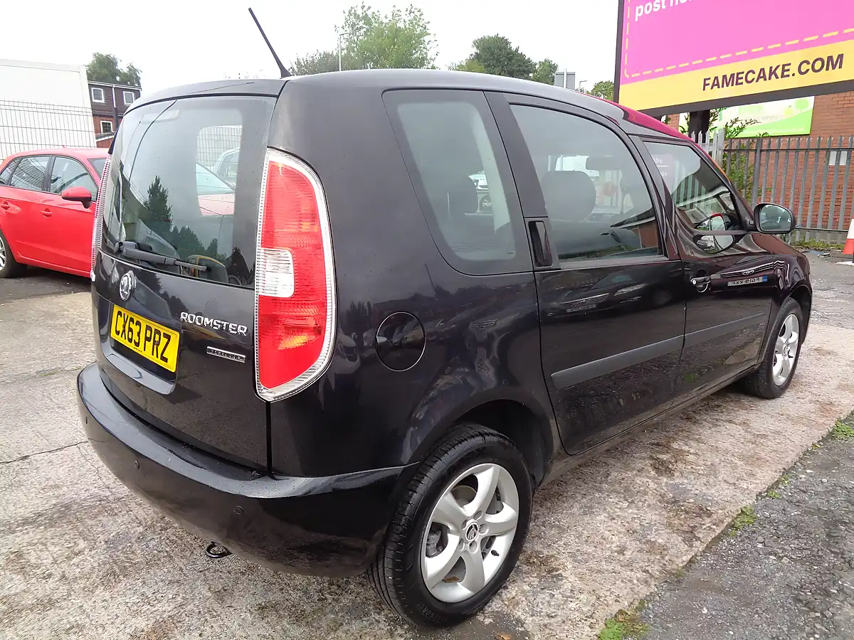 Used 2013 Skoda Roomster Greenline Ii Black - Interior and Exterior details 4