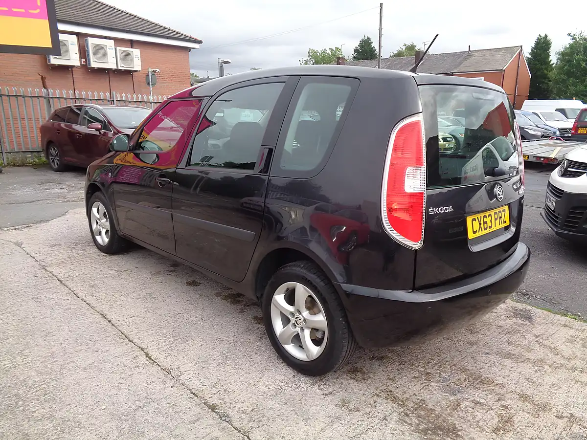 Used 2013 Skoda Roomster Greenline Ii Black - Interior and Exterior details 6