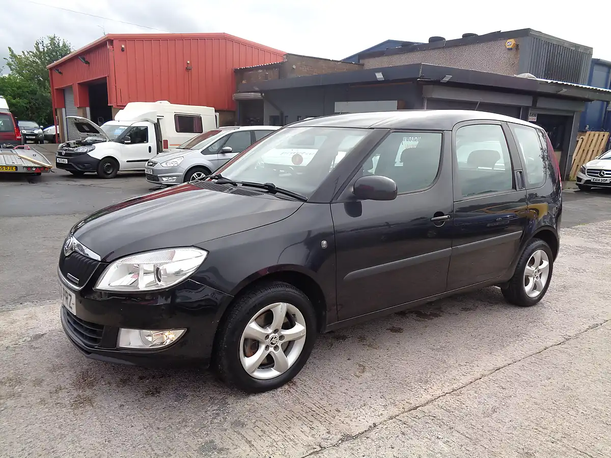 Used 2013 Skoda Roomster Greenline Ii Black - Interior and Exterior details 7