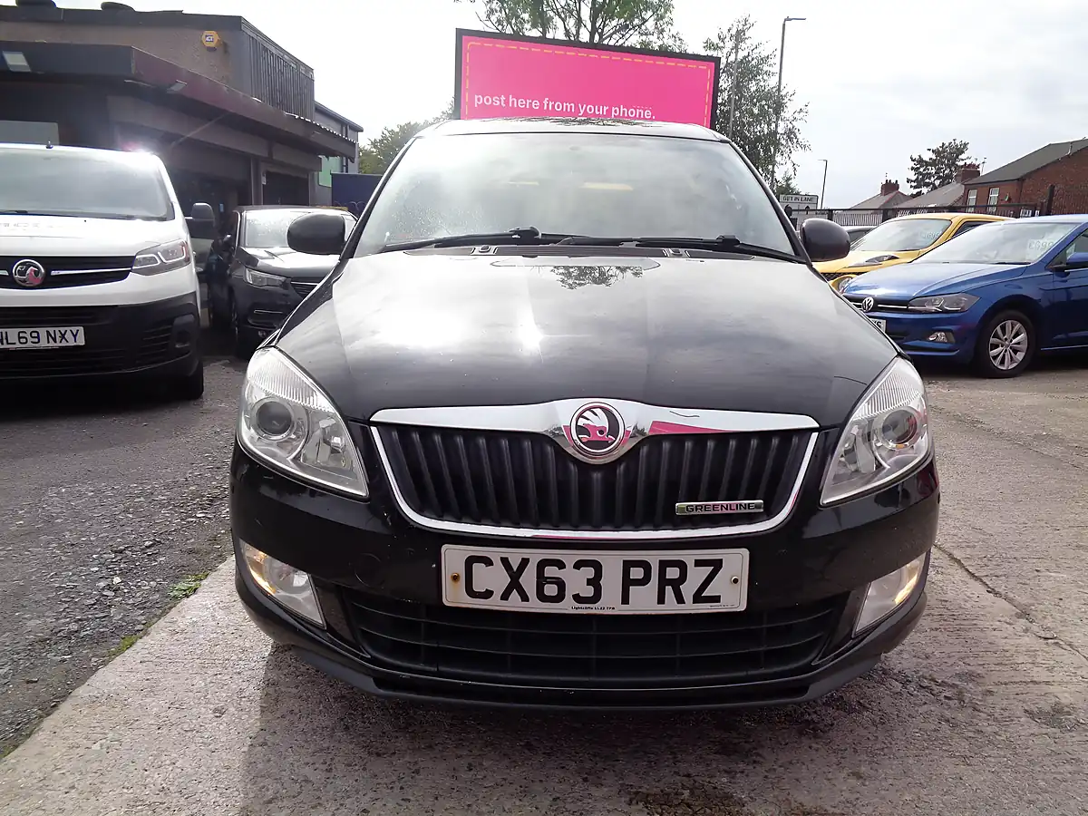 Used 2013 Skoda Roomster Greenline Ii Black - Interior and Exterior details 8