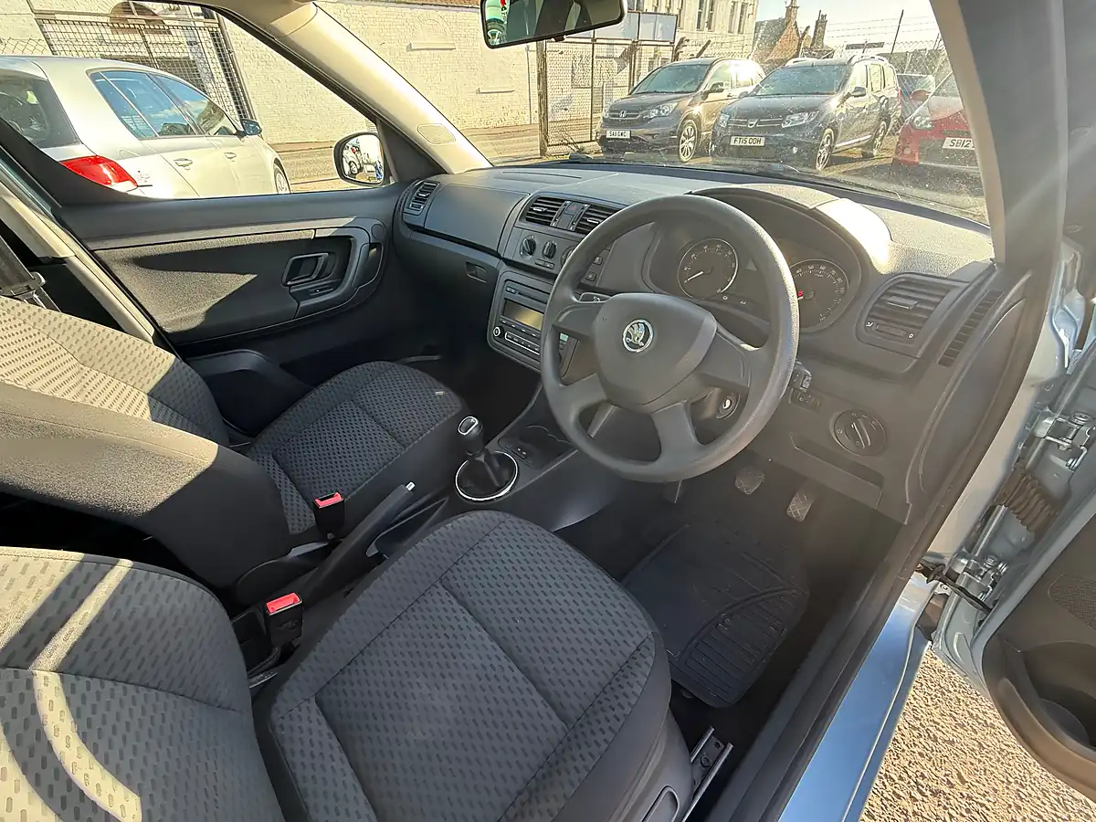 Used 2013 Skoda Roomster Se Blue - Interior and Exterior details 9