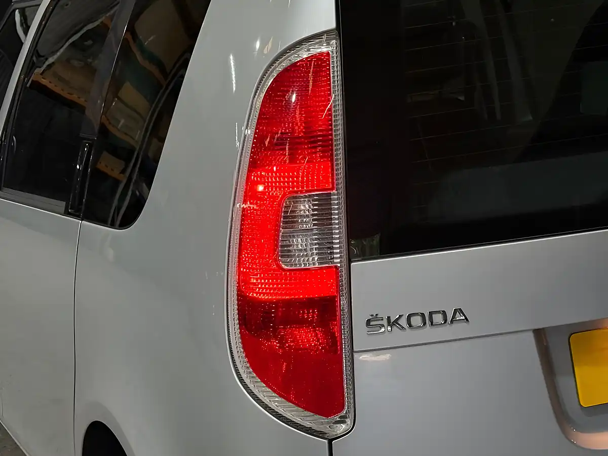 Used 2013 Skoda Roomster Se Silver - Interior and Exterior details 12