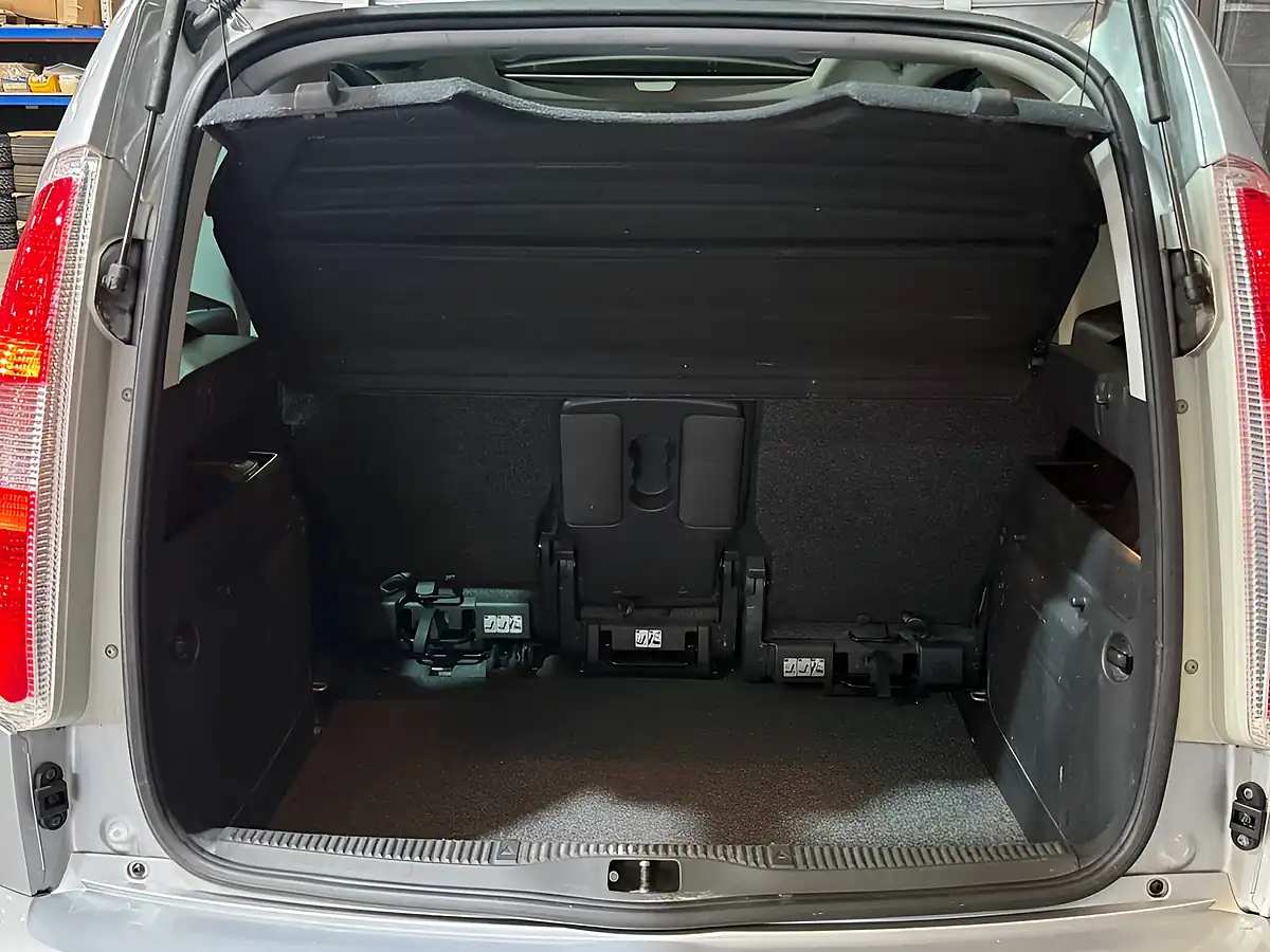 Used 2013 Skoda Roomster Se Silver - Interior and Exterior details 14