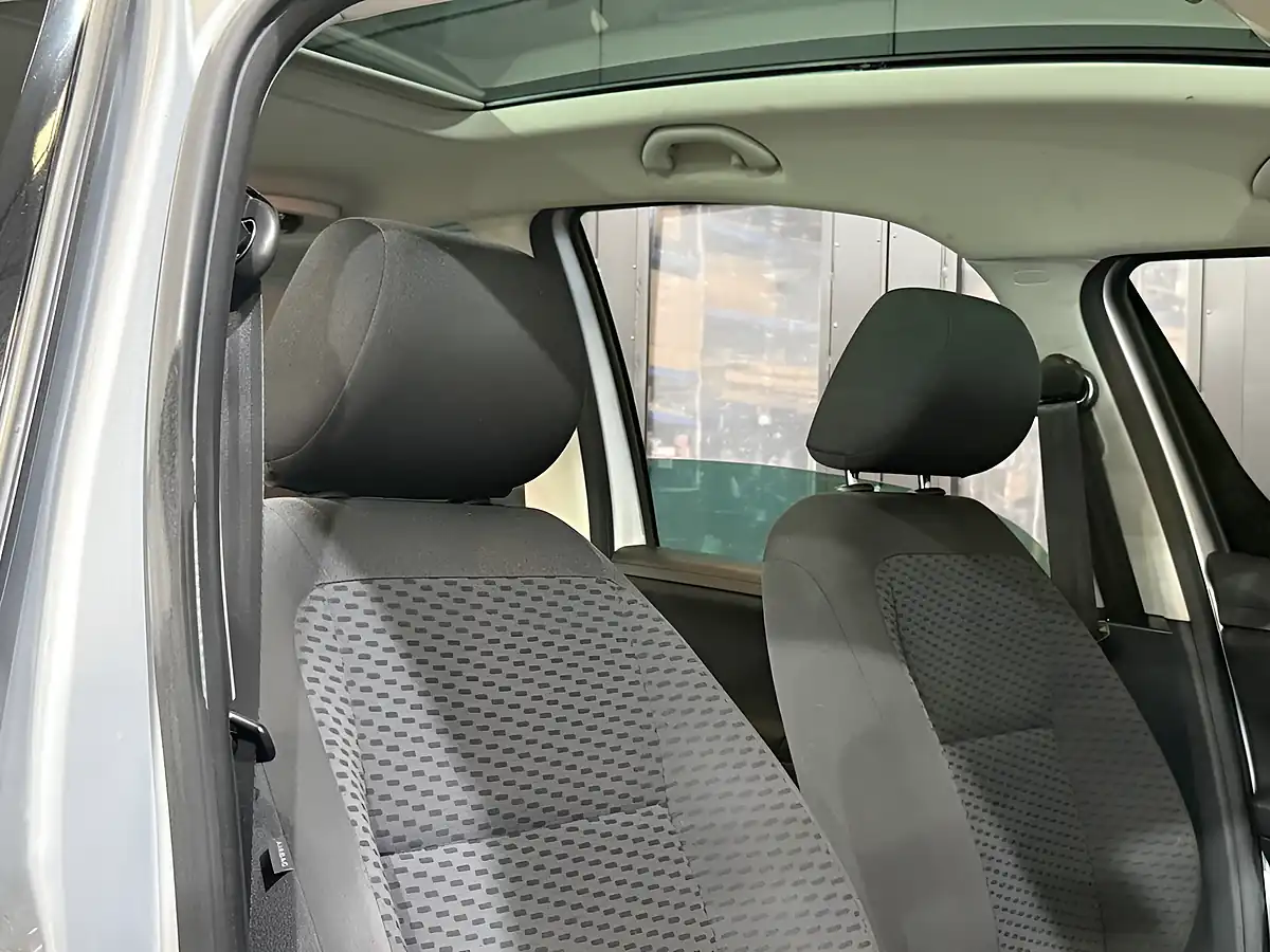 Used 2013 Skoda Roomster Se Silver - Interior and Exterior details 15