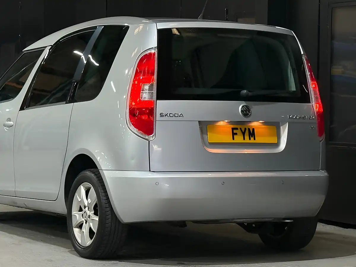 Used 2013 Skoda Roomster Se Silver - Interior and Exterior details 18