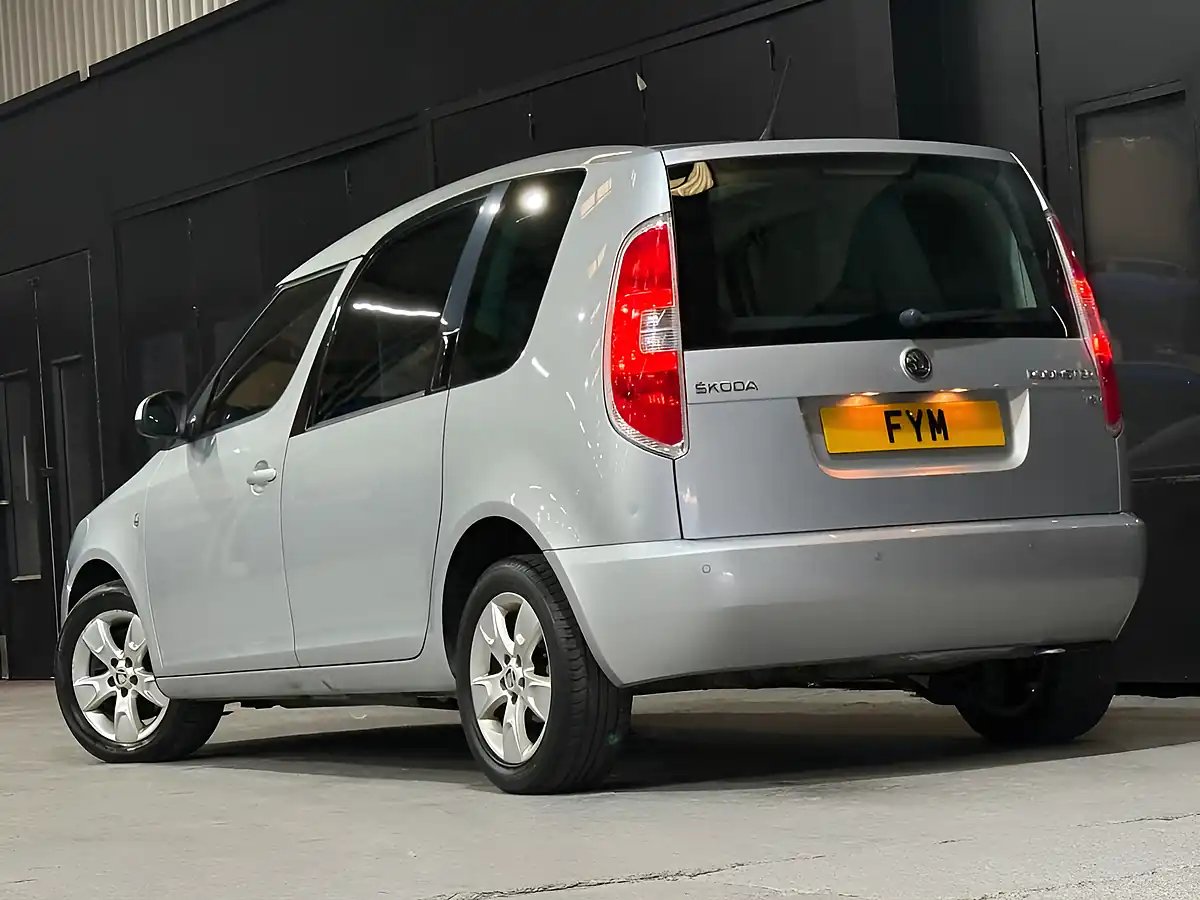 Used 2013 Skoda Roomster Se Silver - Interior and Exterior details 19