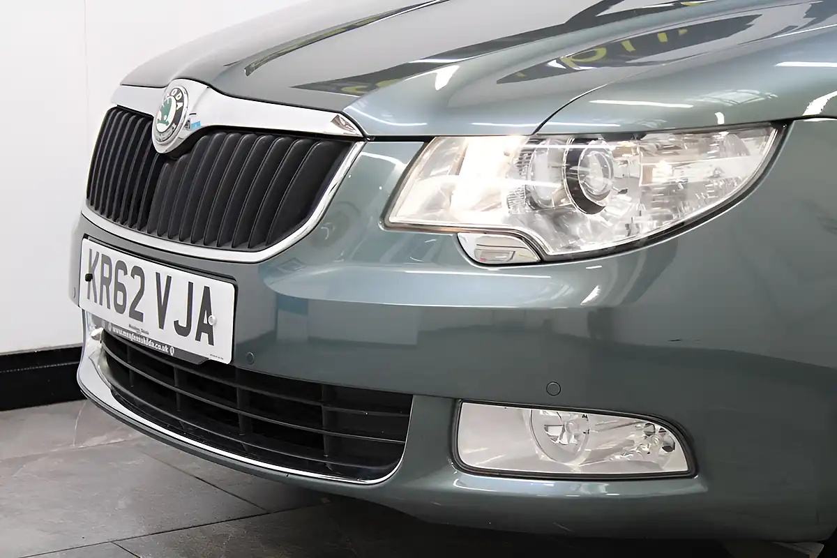 Used 2013 Skoda Superb Elegance Green - Interior and Exterior details 12