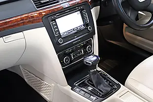 Used 2013 Skoda Superb Elegance Green - Interior and Exterior details 14