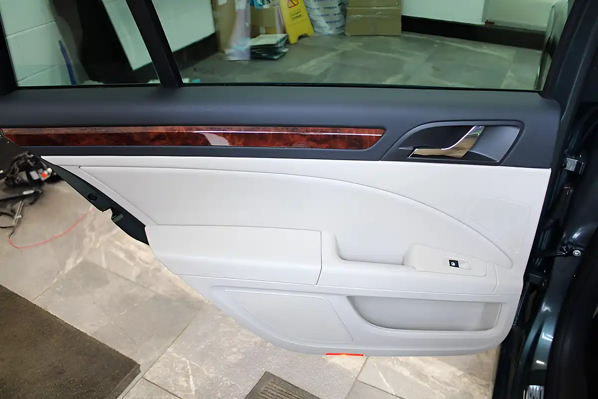 Used 2013 Skoda Superb Elegance Green - Interior and Exterior details 15