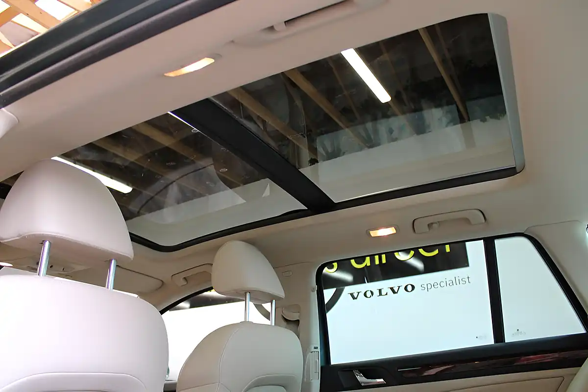 Used 2013 Skoda Superb Elegance Green - Interior and Exterior details 16