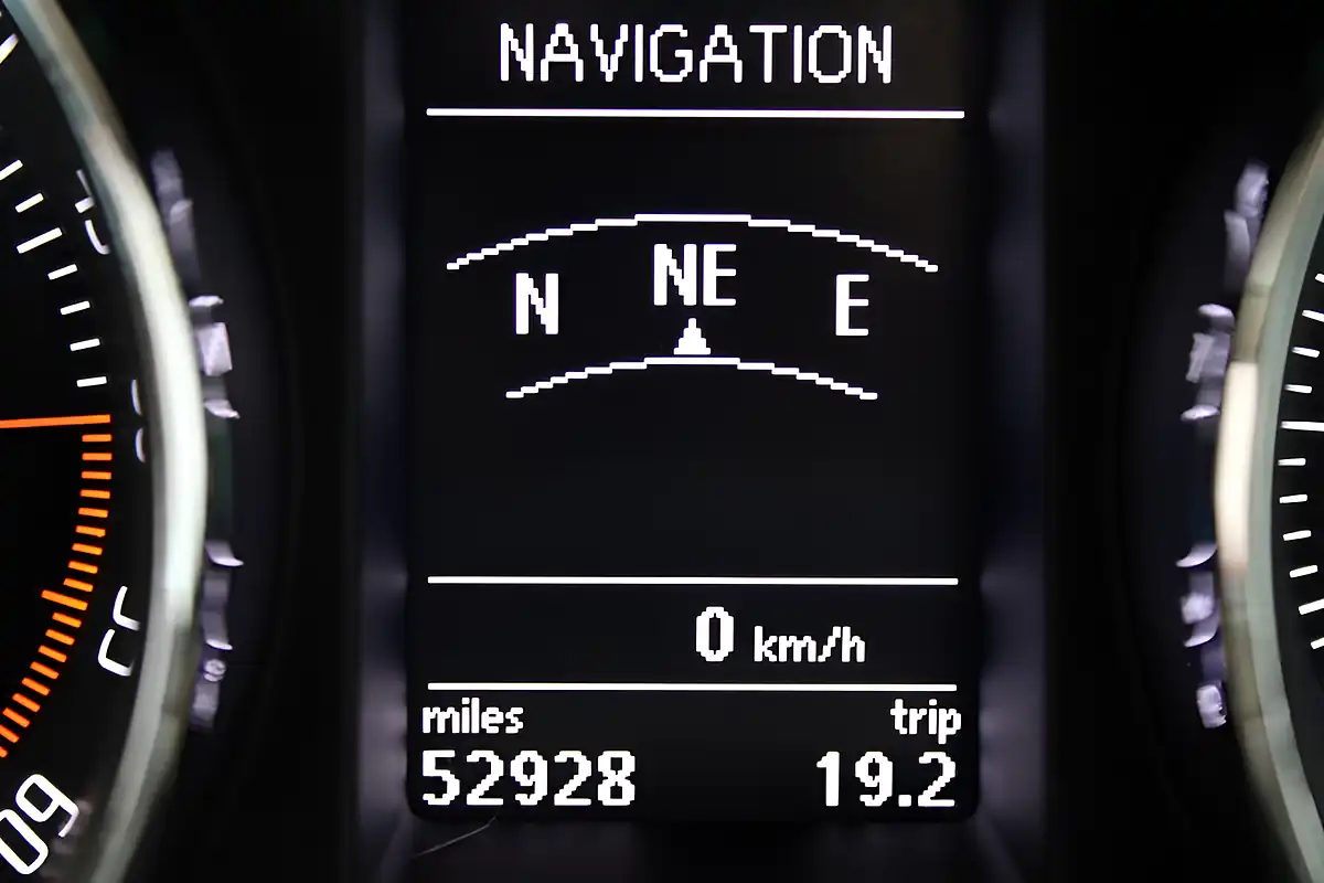 Used 2013 Skoda Superb Elegance Green - Interior and Exterior details 18