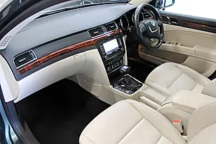 Used 2013 Skoda Superb Elegance Green - Interior and Exterior details 2