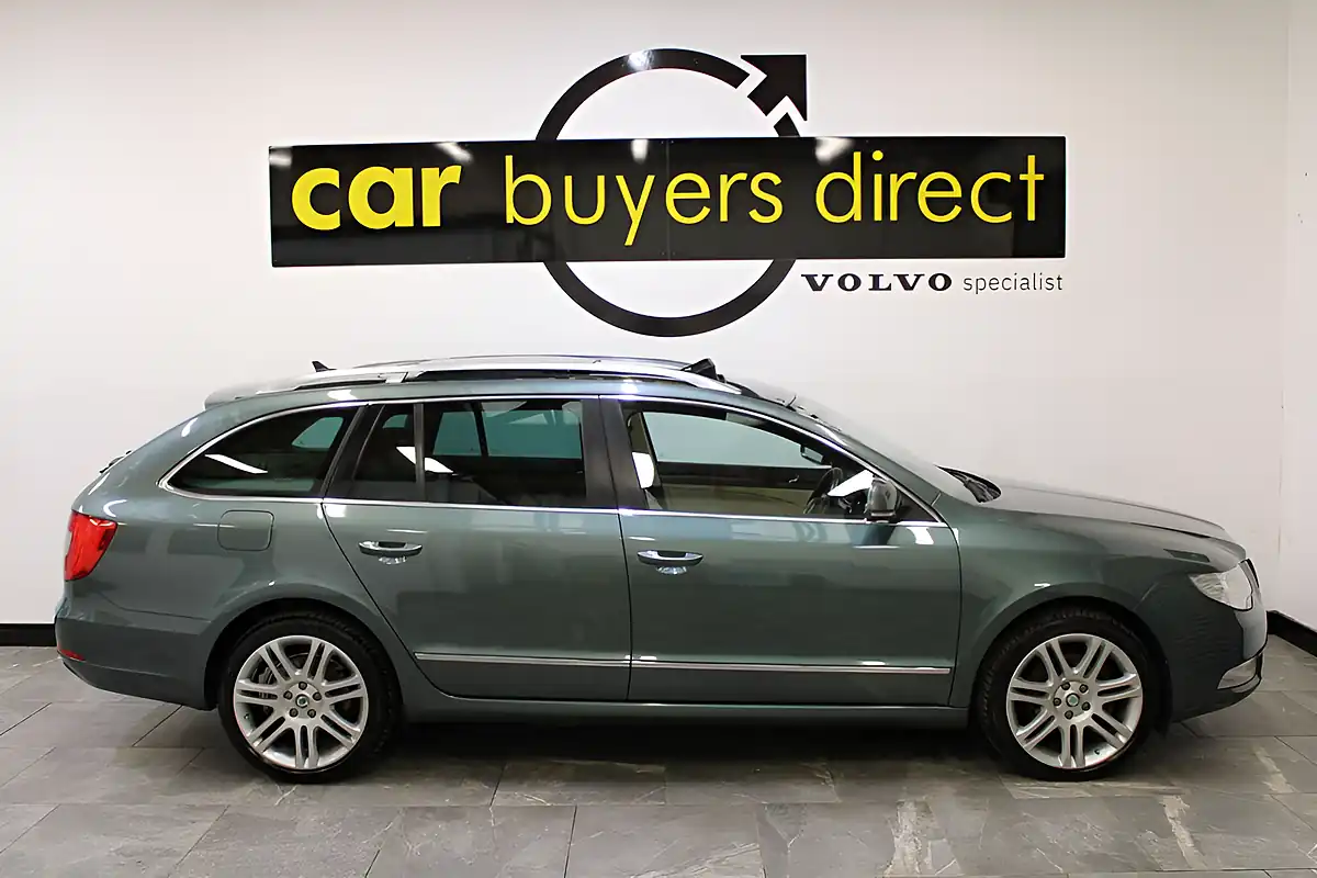 Used 2013 Skoda Superb Elegance Green - Interior and Exterior details 8