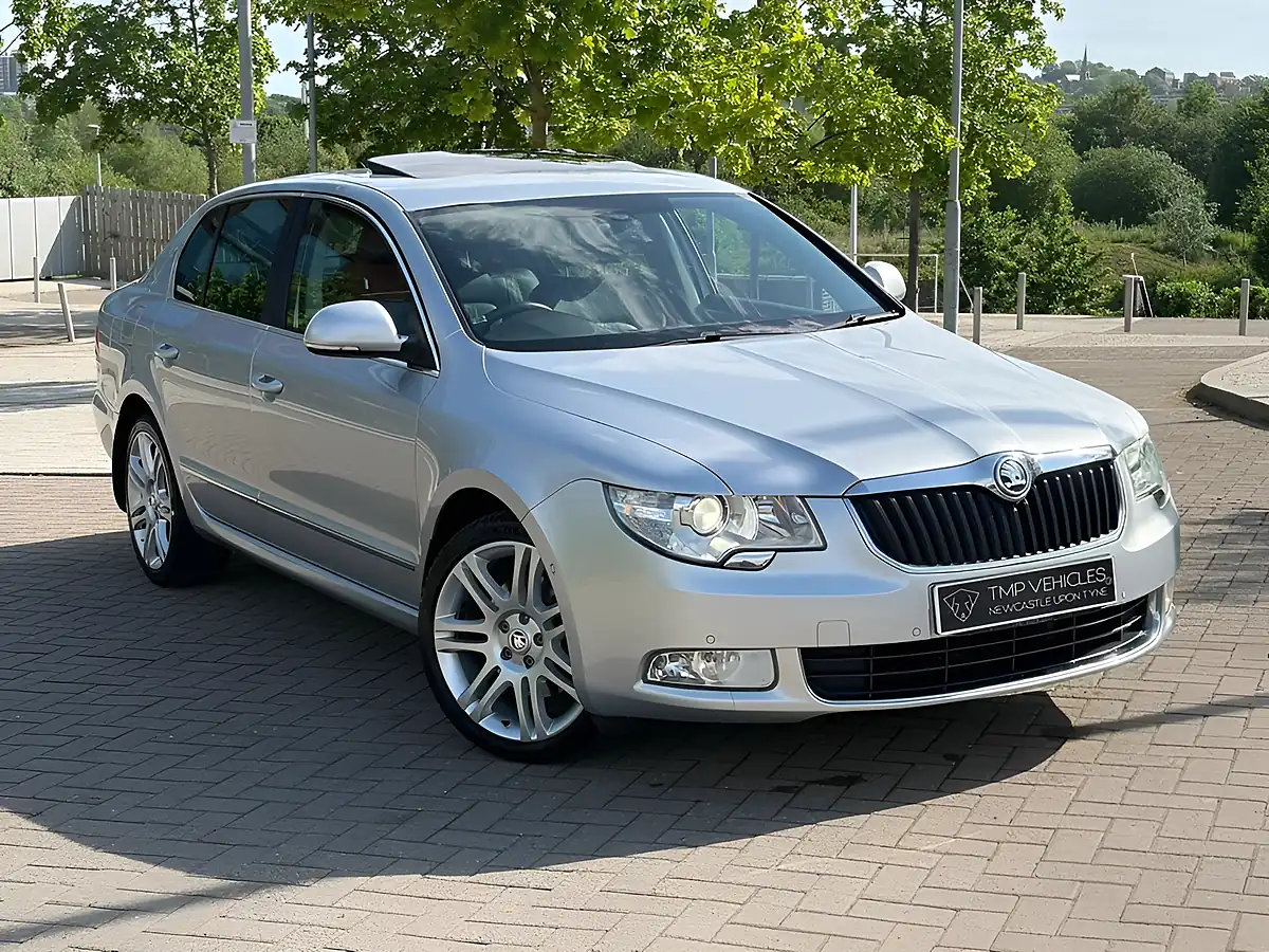 Used 2013 Skoda Superb Elegance Silver - Front View