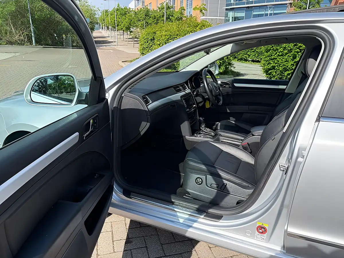 Used 2013 Skoda Superb Elegance Silver - Interior and Exterior details 19
