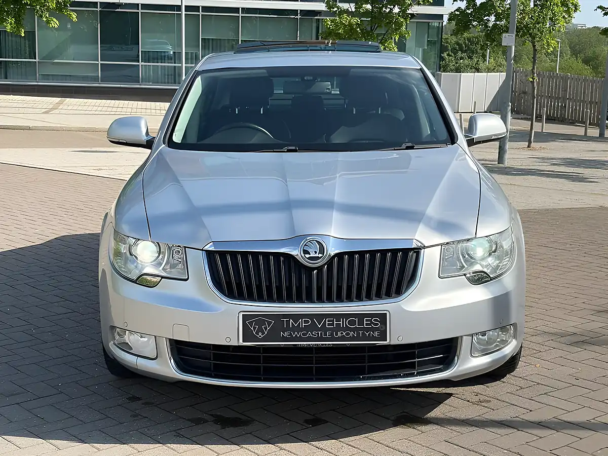 Used 2013 Skoda Superb Elegance Silver - Interior and Exterior details 8