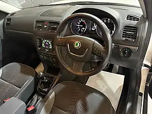 Used 2013 Skoda Yeti Adventure White - Interior and Exterior details 10