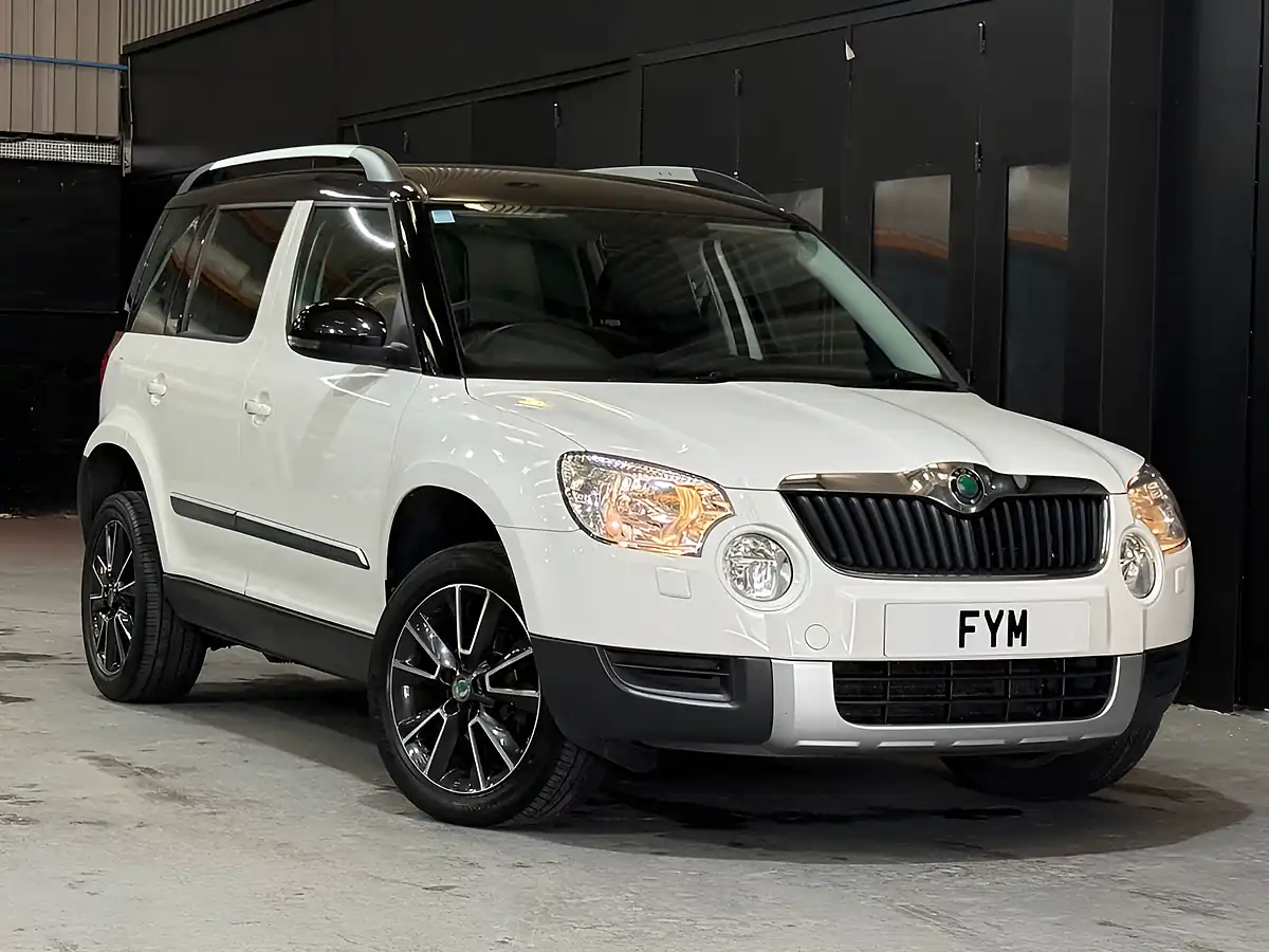 Used 2013 Skoda Yeti Adventure White - Interior and Exterior details 3