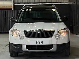 Used 2013 Skoda Yeti Adventure White - Interior and Exterior details 7