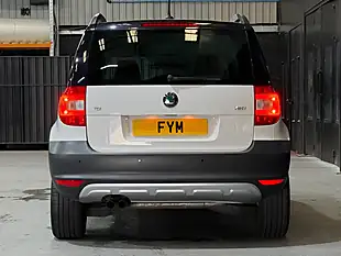 Used 2013 Skoda Yeti Adventure White - Interior and Exterior details 8