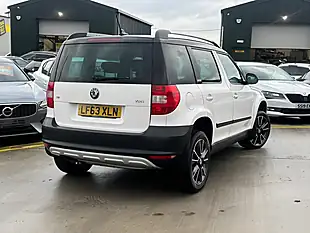 Used 2013 Skoda Yeti Adventure White - Interior and Exterior details 11