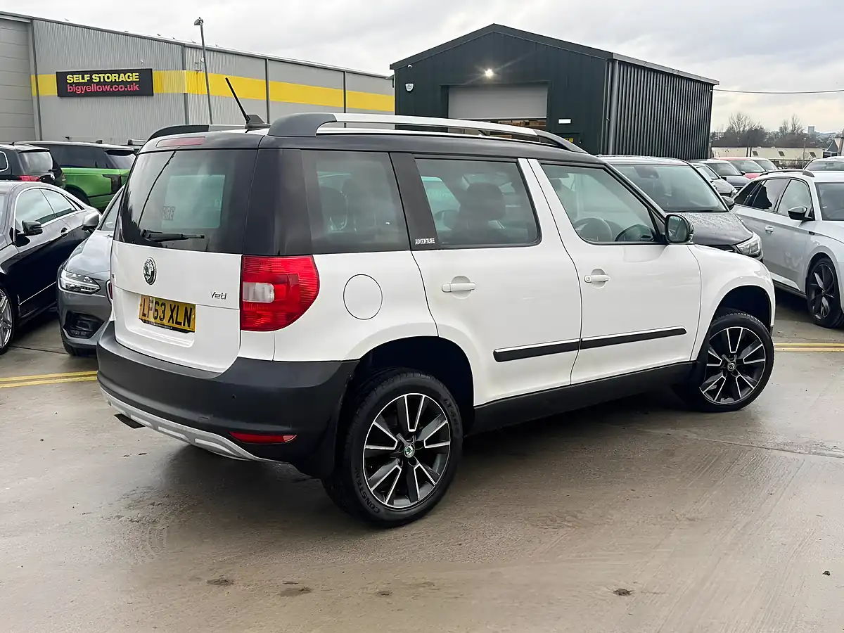 Used 2013 Skoda Yeti Adventure White - Interior and Exterior details 12