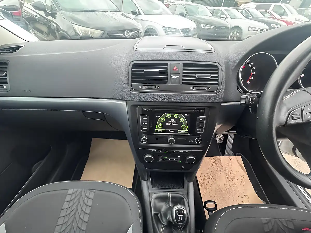 Used 2013 Skoda Yeti Adventure White - Interior and Exterior details 14