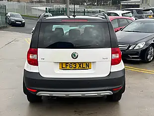 Used 2013 Skoda Yeti Adventure White - Interior and Exterior details 9
