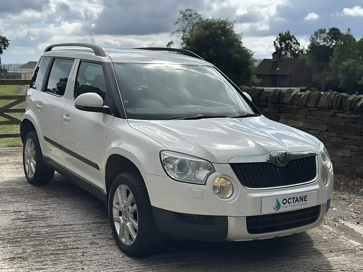 Used 2013 Skoda Yeti Elegance White - Front View