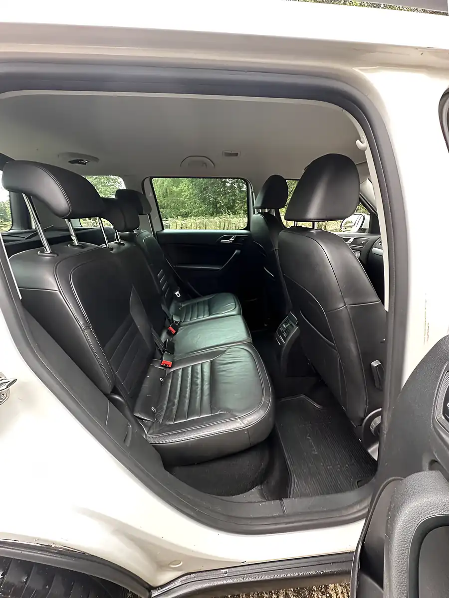 Used 2013 Skoda Yeti Elegance White - Interior and Exterior details 15