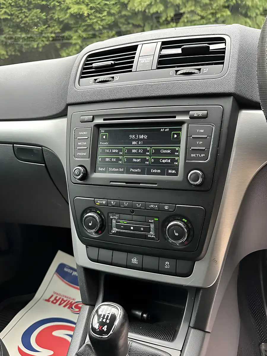 Used 2013 Skoda Yeti Elegance White - Interior and Exterior details 16