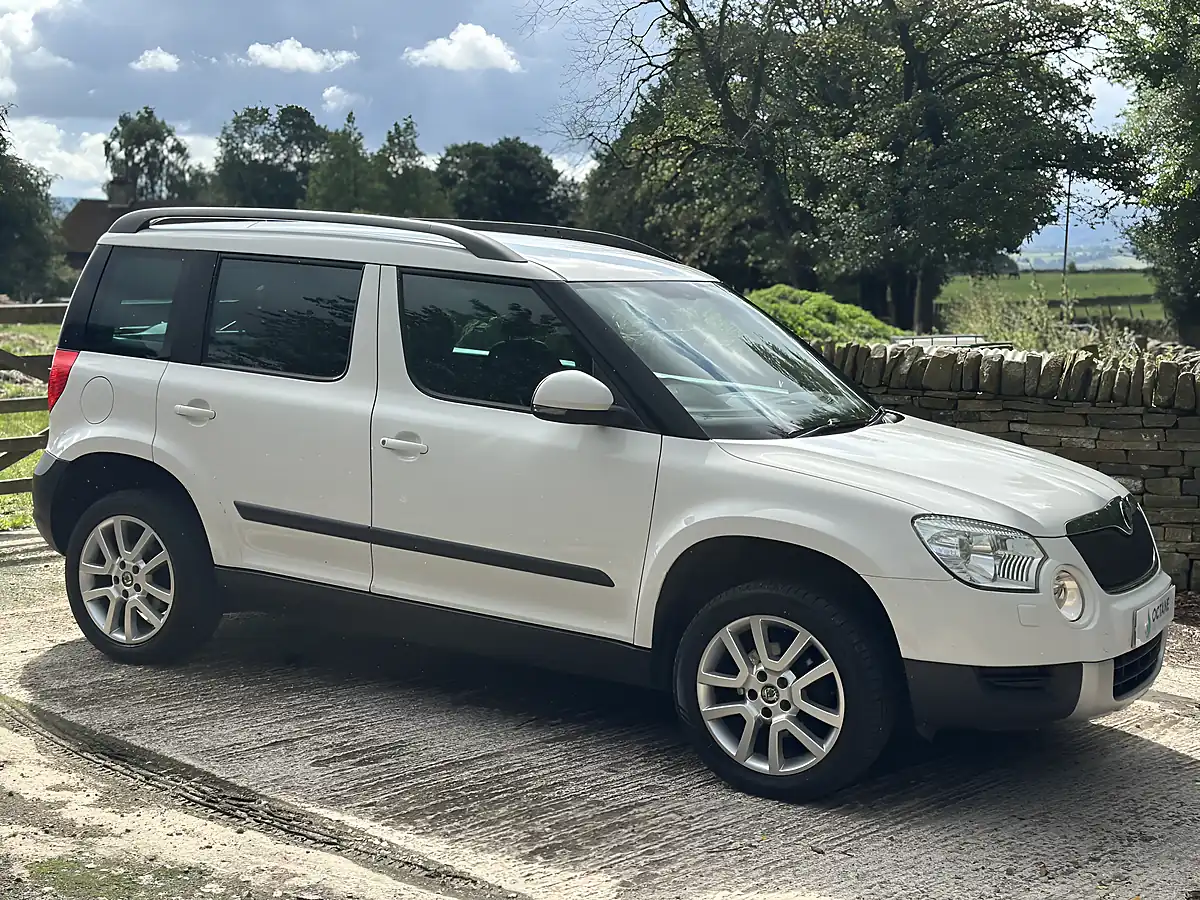 Used 2013 Skoda Yeti Elegance White - Interior and Exterior details 2