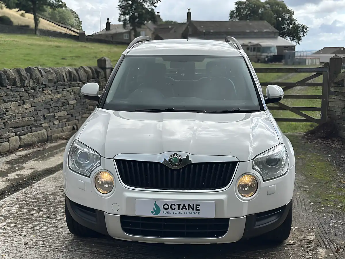 Used 2013 Skoda Yeti Elegance White - Interior and Exterior details 6