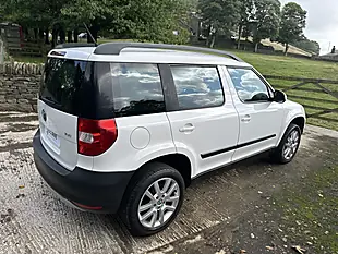 Used 2013 Skoda Yeti Elegance White - Interior and Exterior details 8