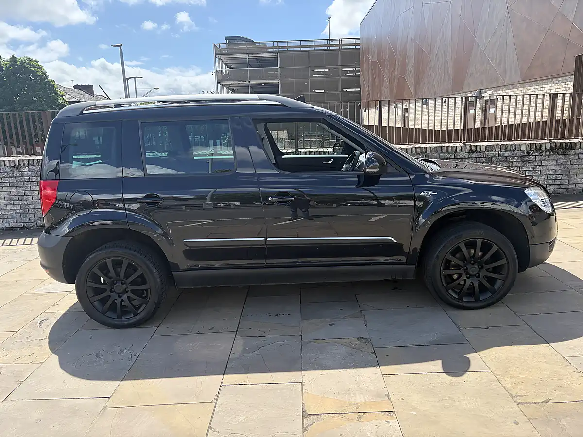 Used 2013 Skoda Yeti Laurin & Klement Black - Interior and Exterior details 3