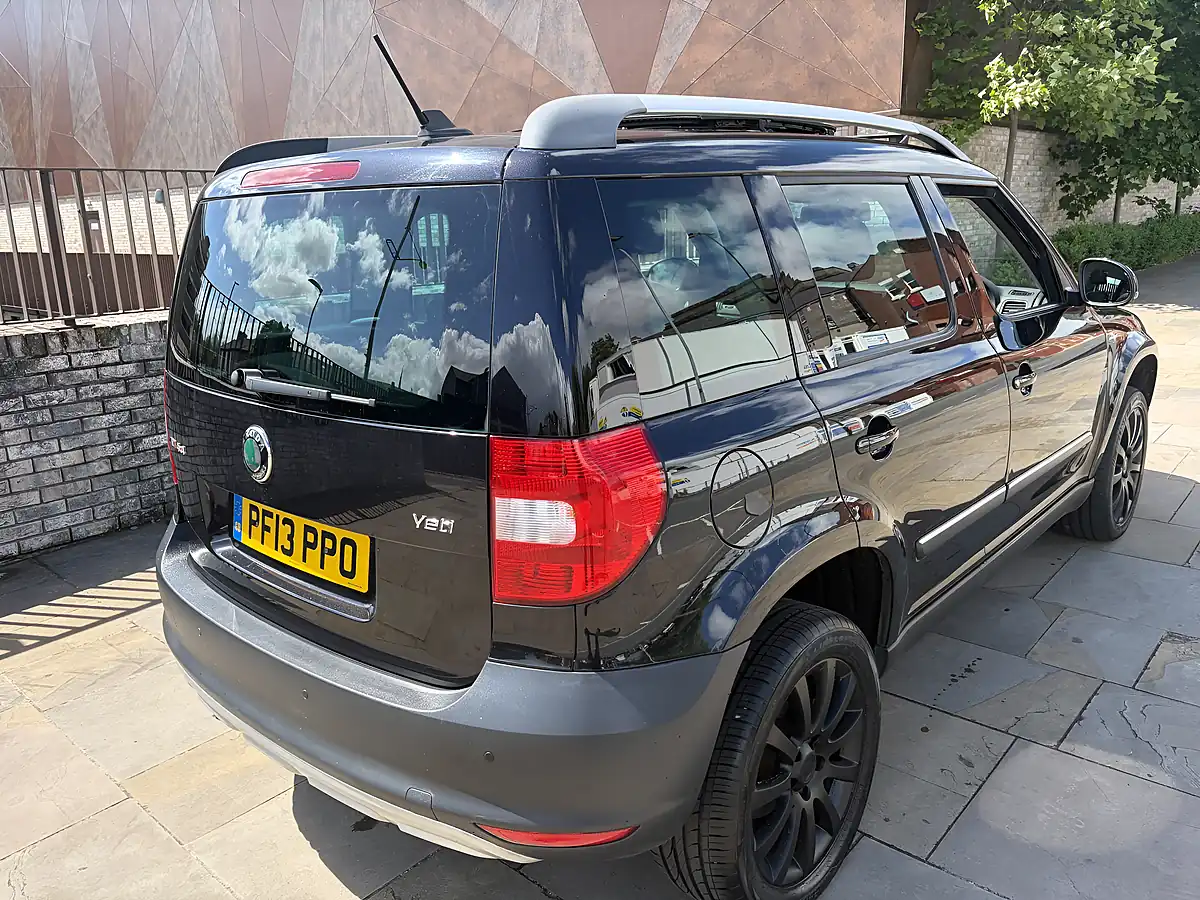 Used 2013 Skoda Yeti Laurin & Klement Black - Interior and Exterior details 6