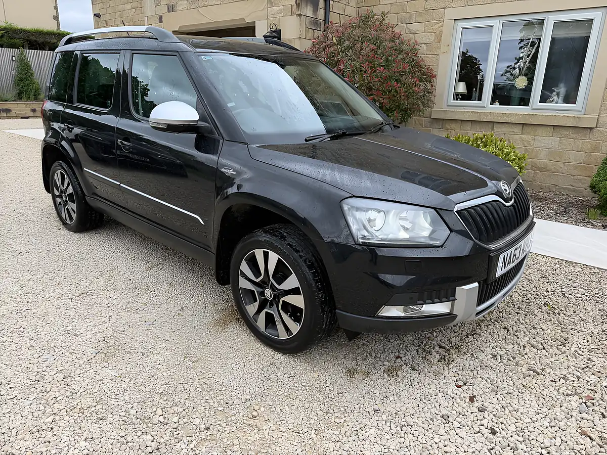 Used 2013 Skoda Yeti Outdoor Laurin and Klement Black - Front View