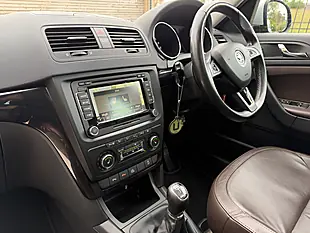 Used 2013 Skoda Yeti Outdoor Laurin and Klement Black - Interior and Exterior details 10