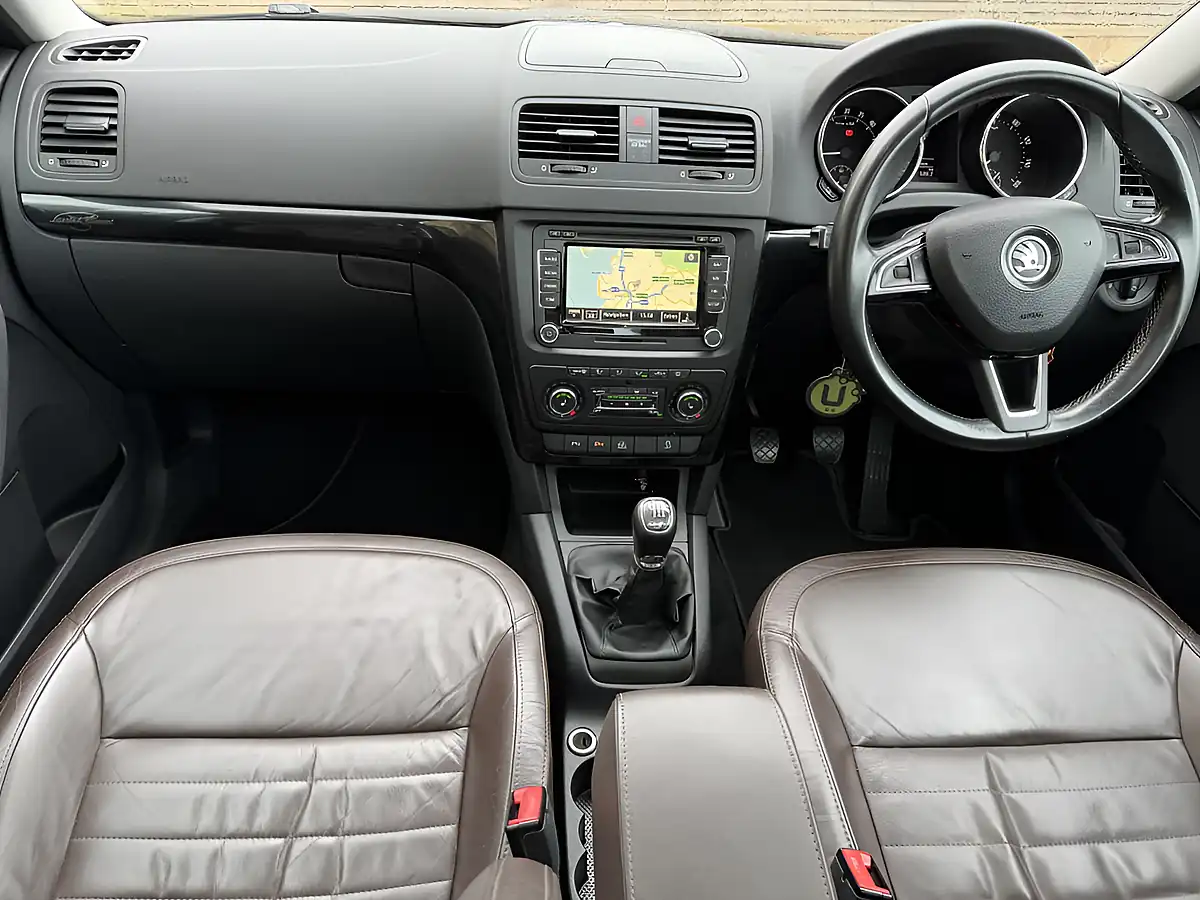 Used 2013 Skoda Yeti Outdoor Laurin and Klement Black - Interior and Exterior details 11