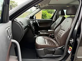 Used 2013 Skoda Yeti Outdoor Laurin and Klement Black - Interior and Exterior details 8