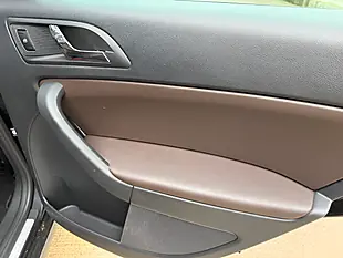 Used 2013 Skoda Yeti Outdoor Laurin & Klement Metallic Black - Interior and Exterior details 14