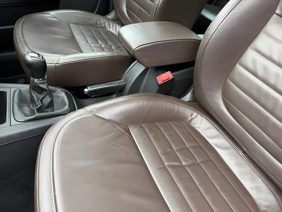 Used 2013 Skoda Yeti Outdoor Laurin & Klement Metallic Black - Interior and Exterior details 18
