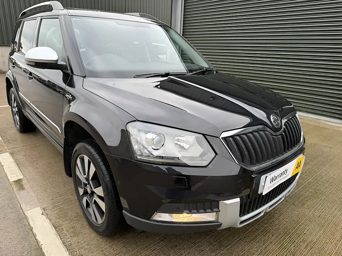 Used 2013 Skoda Yeti Outdoor Laurin & Klement Metallic Black - Interior and Exterior details 19
