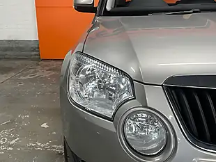 Used 2013 Skoda Yeti S Beige - Interior and Exterior details 12