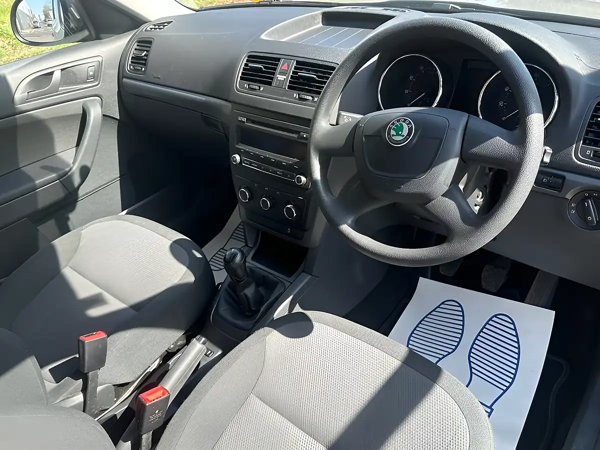 Used 2013 Skoda Yeti S Beige - Interior and Exterior details 18