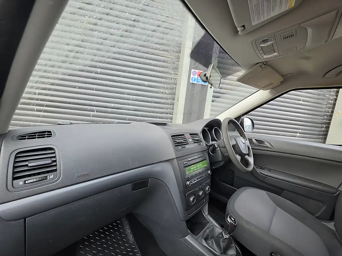 Used 2013 Skoda Yeti S Black - Interior and Exterior details 10